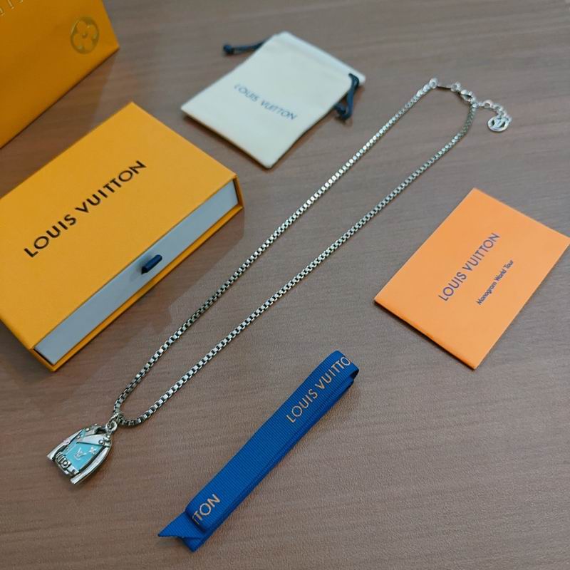 LV Necklace 11yxx138